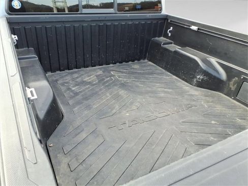 Used 2019 Toyota Tacoma SR image 23