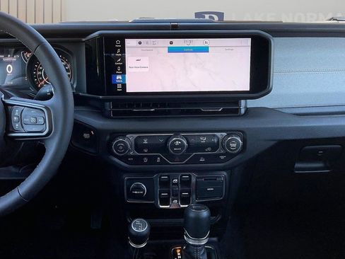 New 2026 Jeep Gladiator Sport image 12