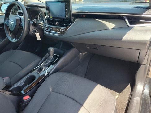 Used 2022 Toyota Corolla LE FWD image 39