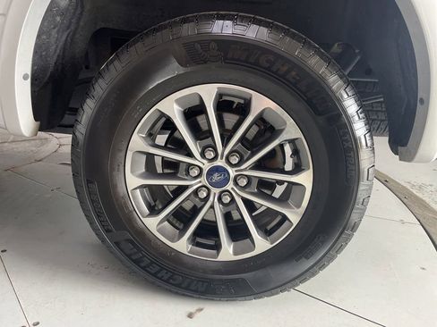 Used 2018 Ford F150 XLT w/ Equipment Group 302A Luxury AWD/4WD image 15
