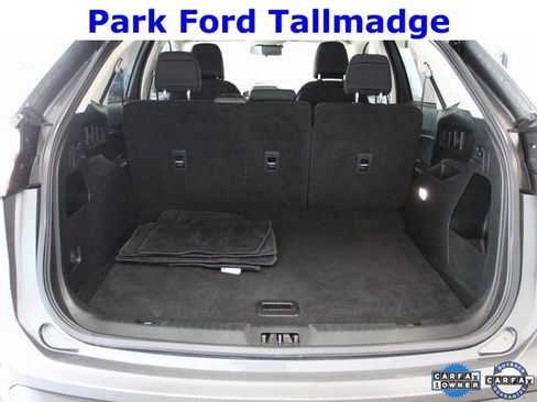 Used 2021 Ford Edge SE image 5
