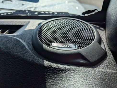 Used 2017 Jeep Wrangler Unlimited Rubicon w/ Connectivity Group image 35