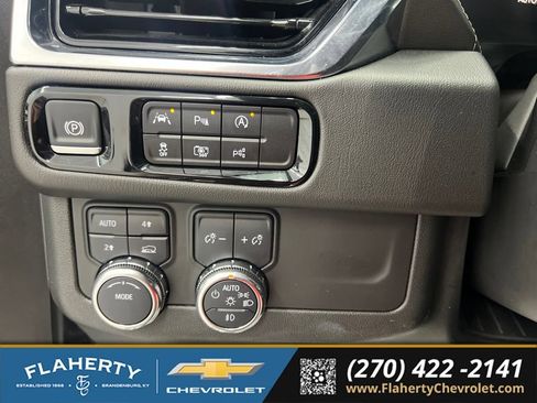 Used 2025 GMC Yukon XL Denali AWD/4WD image 24