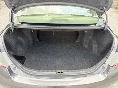 Used 2010 Toyota Camry LE FWD image 18