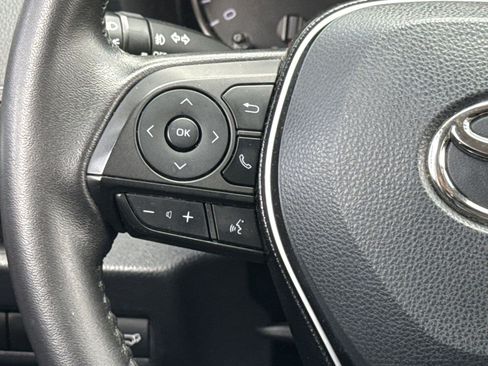 Used 2021 Toyota RAV4 XLE Premium FWD image 12