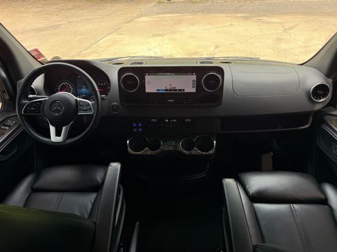 Used 2022 Mercedes-Benz Sprinter 3500 image 23