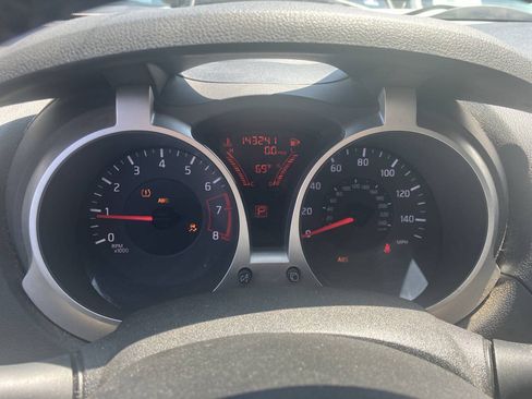 Used 2011 Nissan Juke SV AWD/4WD image 4