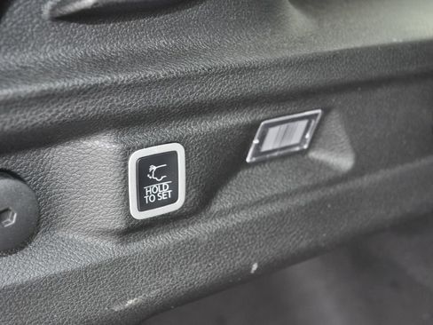 Used 2024 Jeep Grand Cherokee L Limited image 19