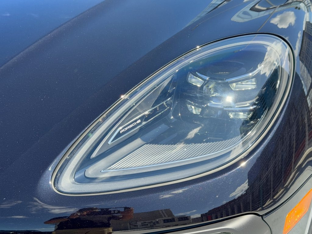 Certified 2026 Porsche Macan AWD/4WD image 12