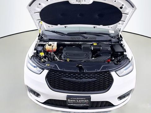 Used 2021 Chrysler Pacifica Touring w/ S Appearance Package image 27