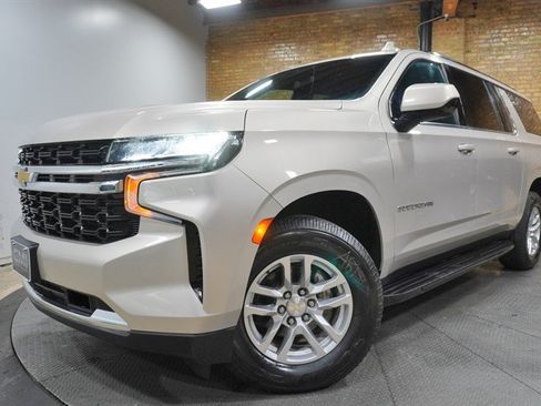 Used 2021 Chevrolet Suburban 4WD image 1