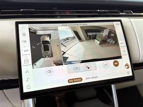 New 2025 Land Rover Range Rover Long Wheelbase Autobiography image 25