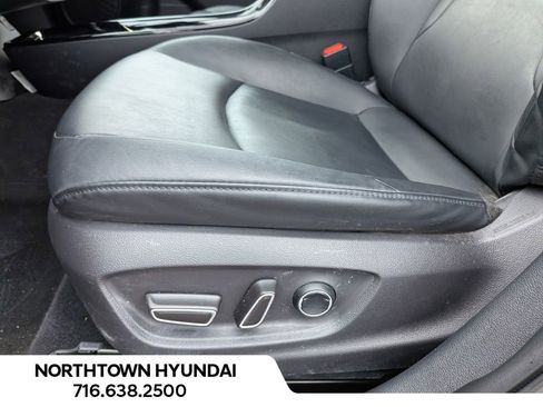 Used 2017 Toyota Prius Prime Premium w/ Preferred Accessory Package image 28