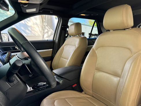 Used 2017 Ford Explorer XLT w/ Equipment Group 202A image 24