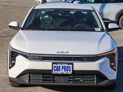 New 2026 Kia K4 LXS image 3