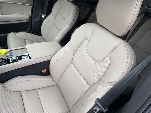 New 2026 Volvo XC90 B6 Ultra image 17