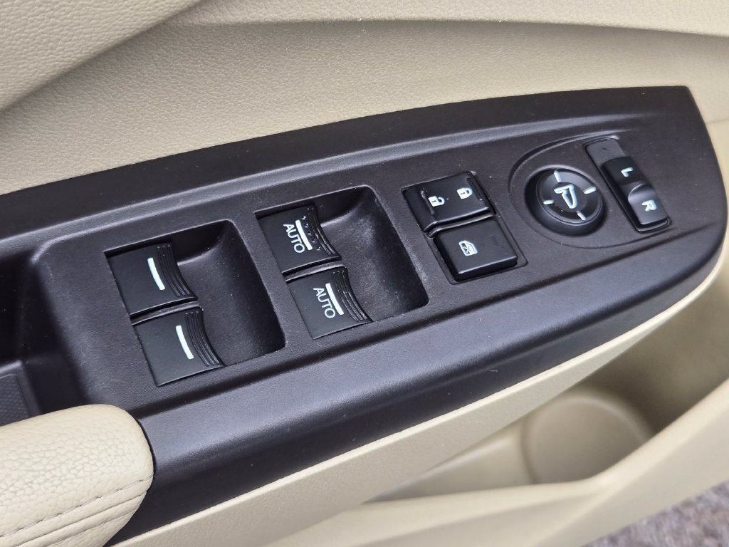 Used 2015 Acura RDX w/ Technology Package AWD/4WD image 12