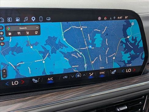 Used 2025 Chevrolet Suburban Z71 image 9