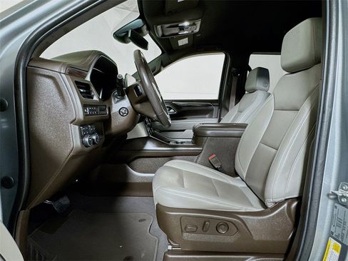 Certified 2023 Chevrolet Suburban Z71 w/ Luxury Package image 20