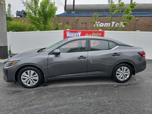 Used 2025 Nissan Sentra S FWD image 10