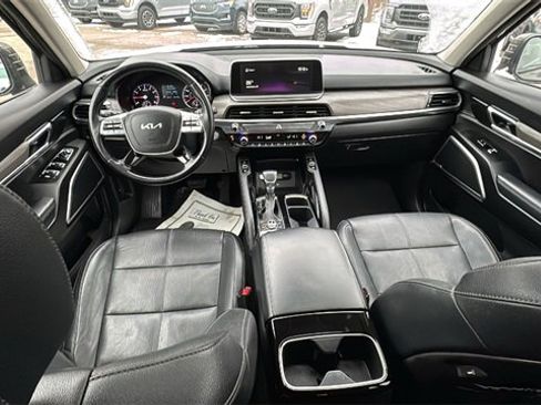 Used 2022 Kia Telluride EX w/ EX Premium Package image 12