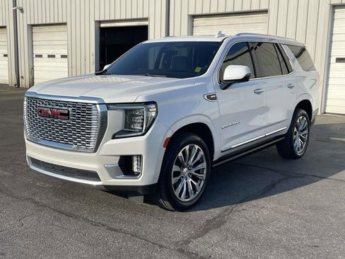 Used 2021 GMC Yukon Denali w/ Denali Premium Package AWD/4WD image 3