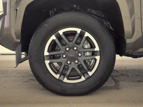 Used 2025 Toyota Tacoma TRD Sport image 20