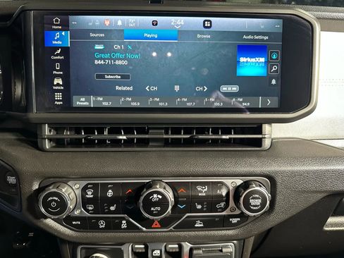 Used 2024 Jeep Wrangler Unlimited Sport image 21