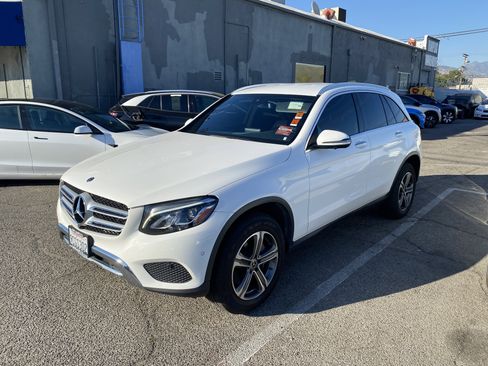 Used 2019 Mercedes-Benz GLC 300 w/ Parking Assistance Package image 2