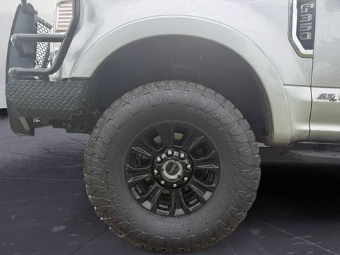 Used 2022 Ford F350 Platinum w/ Tremor Off-Road Package AWD/4WD image 14