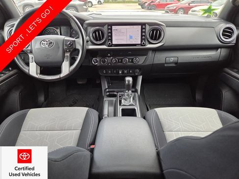 Used 2020 Toyota Tacoma TRD Sport w/ Technology Package AWD/4WD image 5