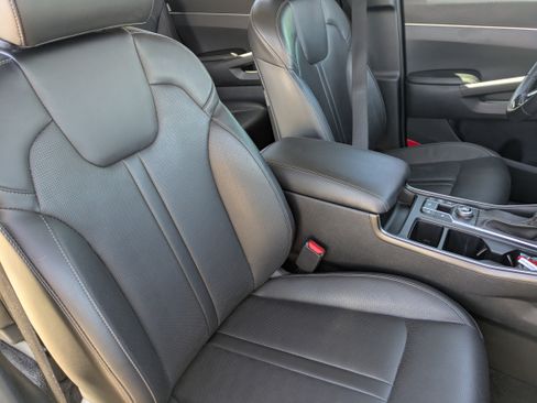 Certified 2024 Kia Sorento S w/ Panoramic Sunroof Package FWD image 11