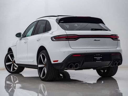 Certified 2026 Porsche Macan AWD/4WD image 3