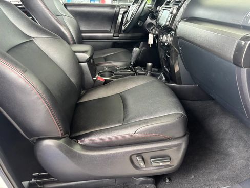 Used 2016 Toyota 4Runner Trail Premium w/ Four Season Floor Mat Package AWD/4WD image 27