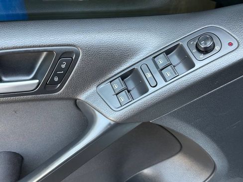 Used 2018 Volkswagen Tiguan Limited FWD image 12