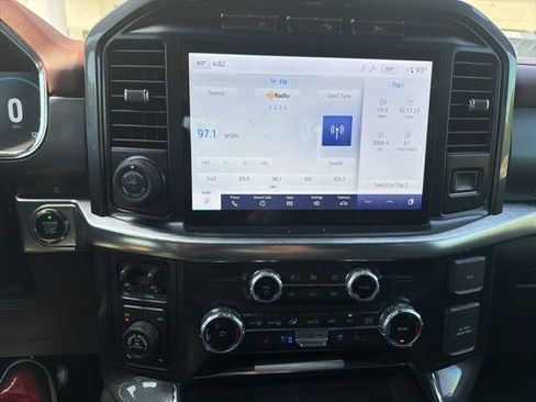 Used 2022 Ford F150 Lariat image 11