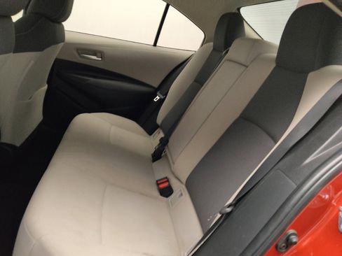 Used 2021 Toyota Corolla LE w/ LE Convenience Package FWD image 18
