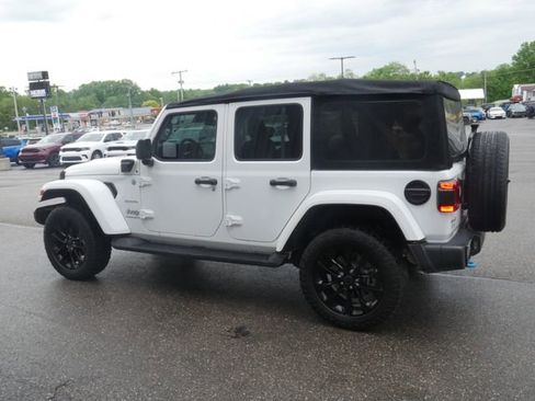Used 2024 Jeep Wrangler Unlimited Sahara AWD/4WD image 8