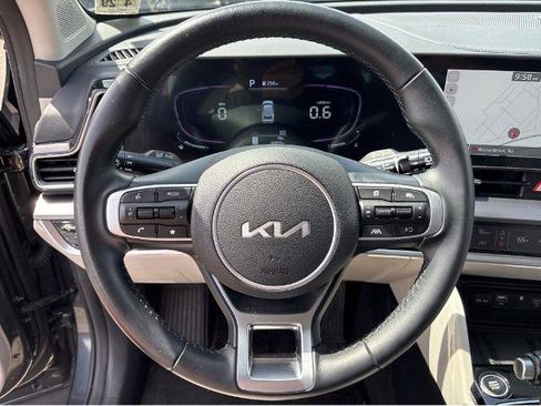 Used 2024 Kia Sportage EX FWD image 19