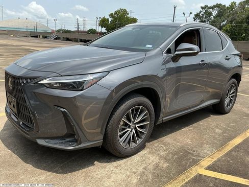 Used 2025 Lexus NX 250 FWD w/ Premium Package image 4