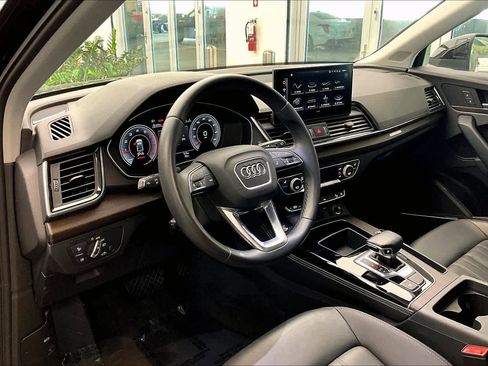 Used 2023 Audi Q5 2.0T Premium Plus w/ Premium Plus Package AWD/4WD image 18