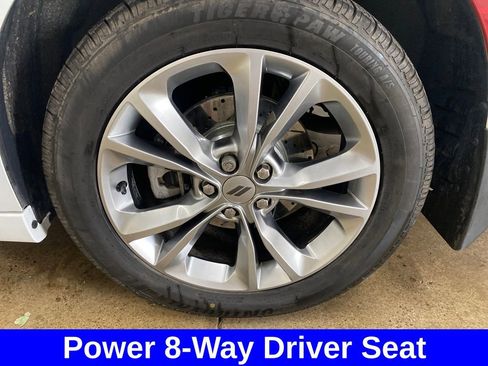 Used 2021 Dodge Charger SXT w/ Driver Convenience Group image 15