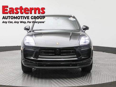 Used 2024 Porsche Macan image 2