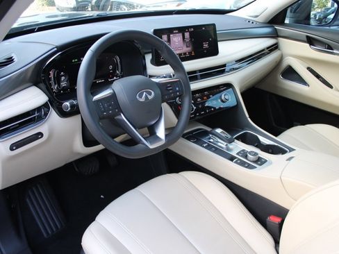 Certified 2025 INFINITI QX60 Luxe image 4