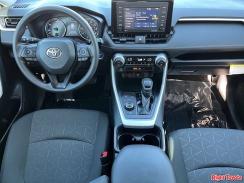 Certified 2021 Toyota RAV4 XLE w/ Carpet Mat Package (TMS) AWD/4WD image 16