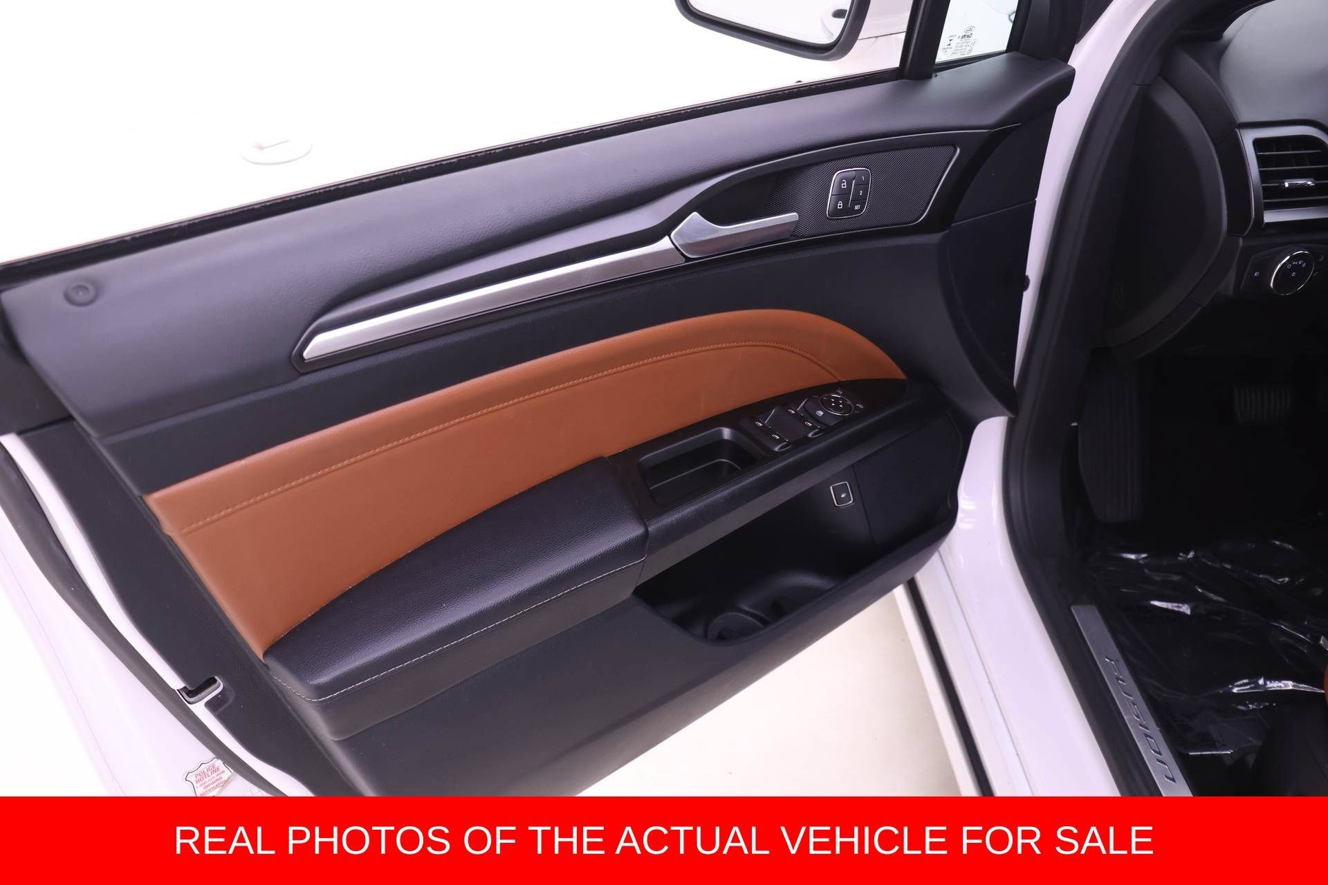 Used 2019 Ford Fusion Titanium FWD image 9