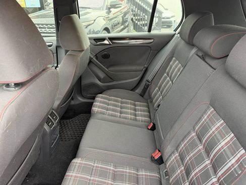 Used 2012 Volkswagen Golf 4-Door FWD image 11