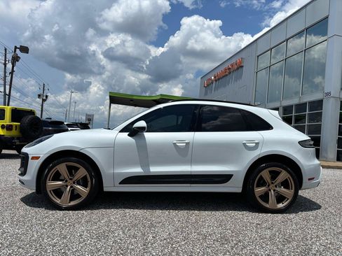 Used 2024 Porsche Macan AWD/4WD image 2