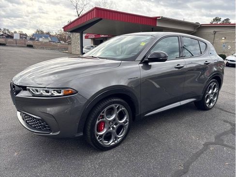 Used 2024 Alfa Romeo Tonale Veloce image 3