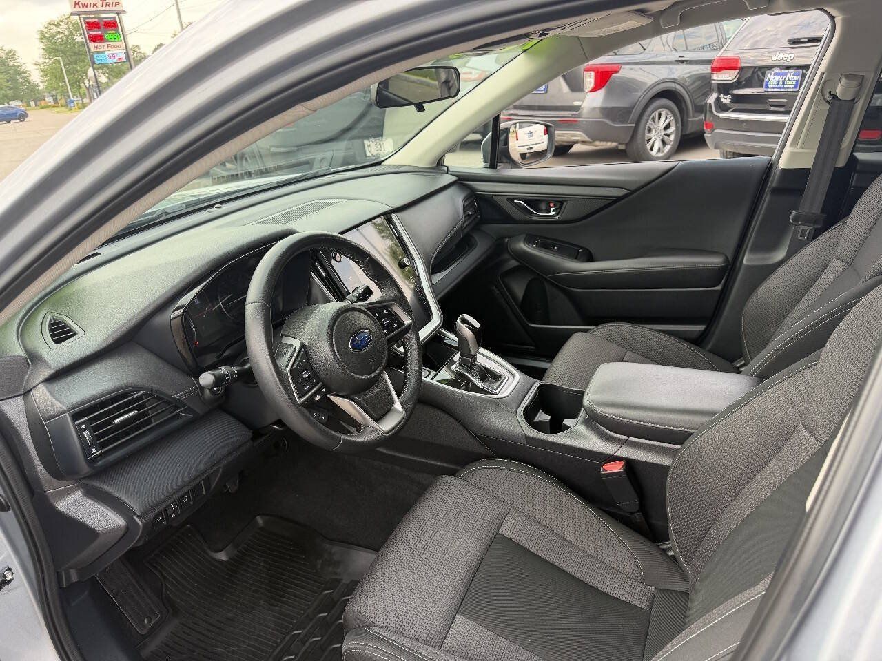 Used 2022 Subaru Outback Premium AWD/4WD image 10
